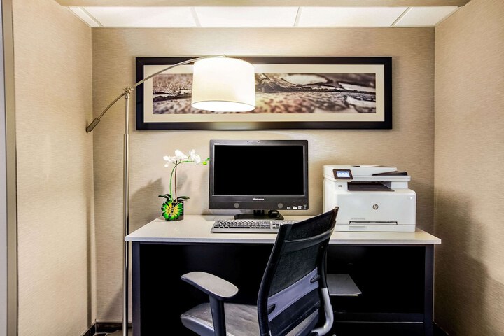 Business Center 30 of 30