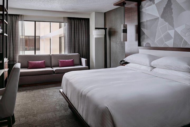 Room 16 of 39