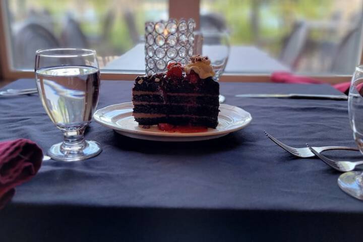 Dining 66 of 85