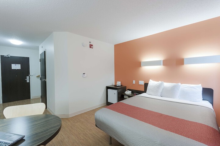 Motel 6 Brandon MB
