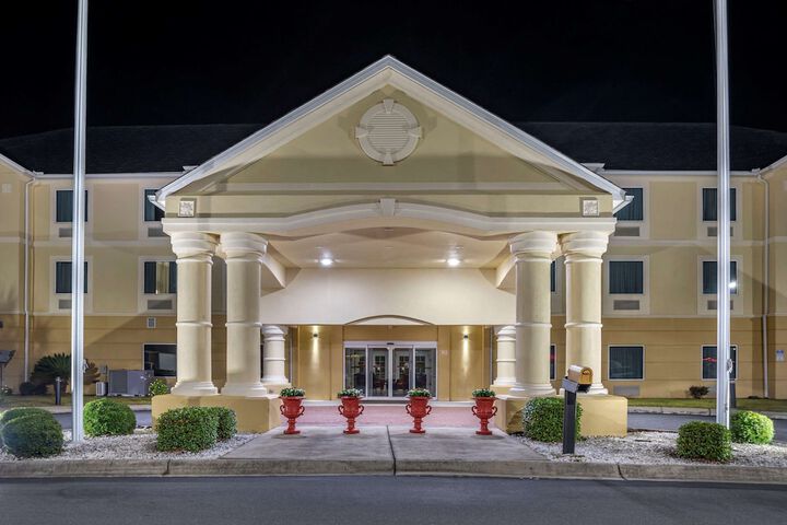 Hotel 2 of 61