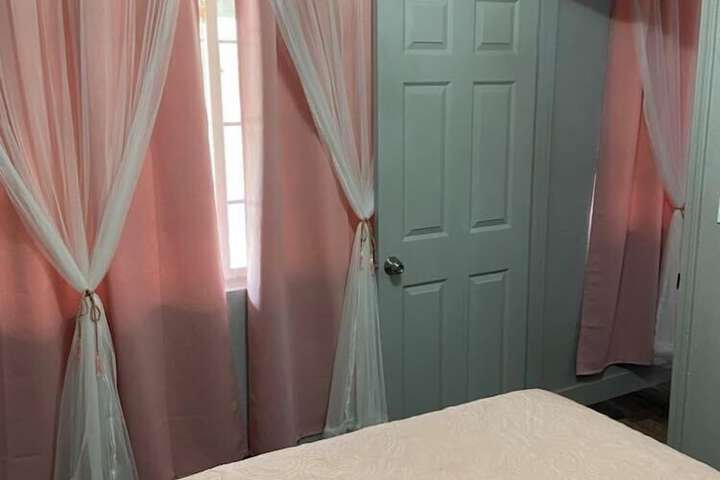 Room 5 of 28