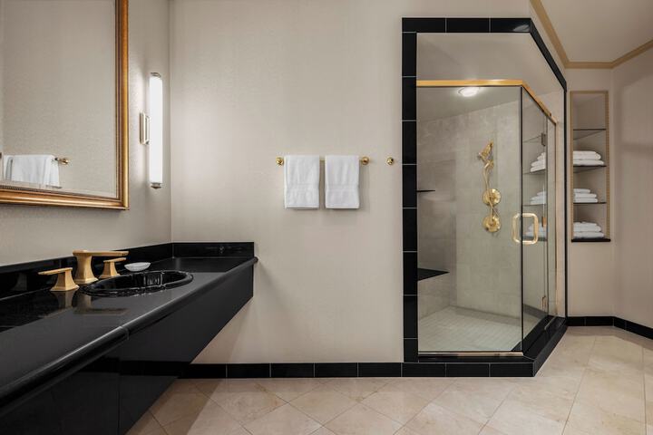 Silver Legacy Reno- a Caesars Rewards Destination