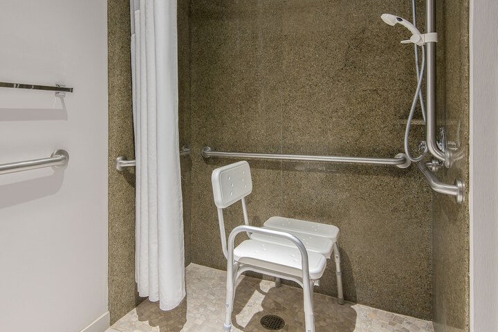 Room 15 of 31