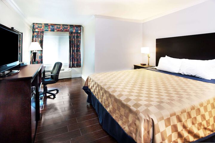 Room 14 of 19