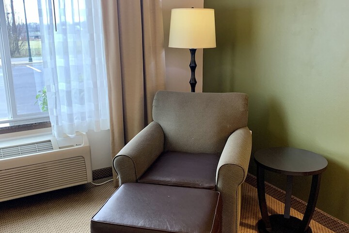 Room 27 of 71