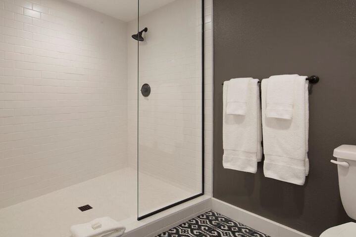 Room 15 of 23