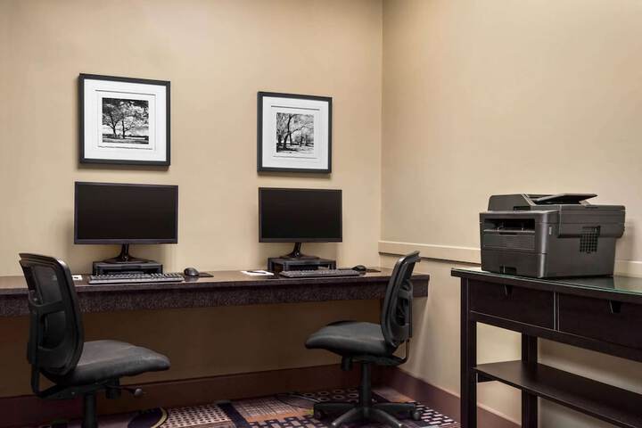 Business Center 88 of 89