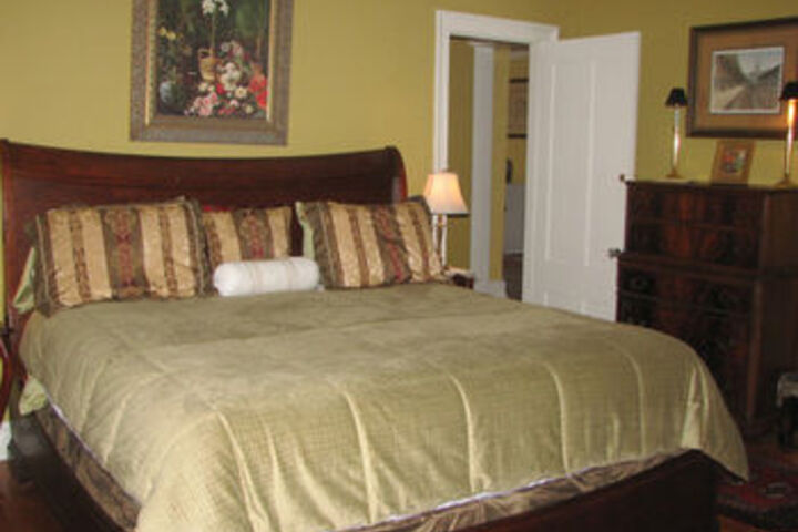 Monier Manor