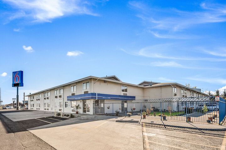 Hotel 3 of 82
