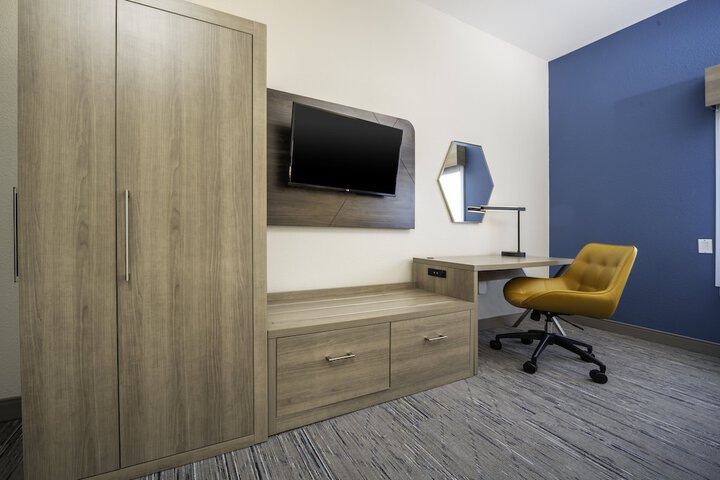 Room 43 of 79