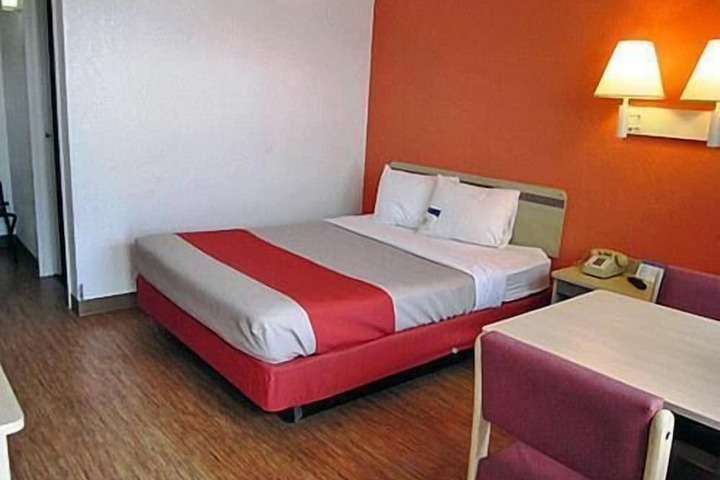 Room 48 of 74