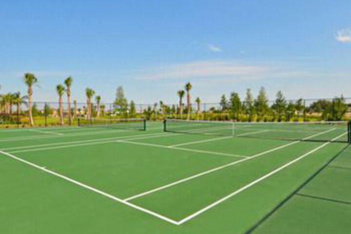 Oakview 4213 6 Br Villa by RedAwning