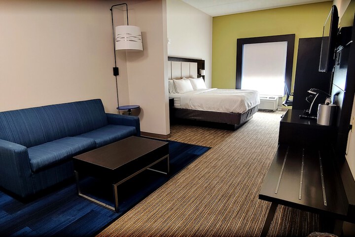 Room 18 of 42