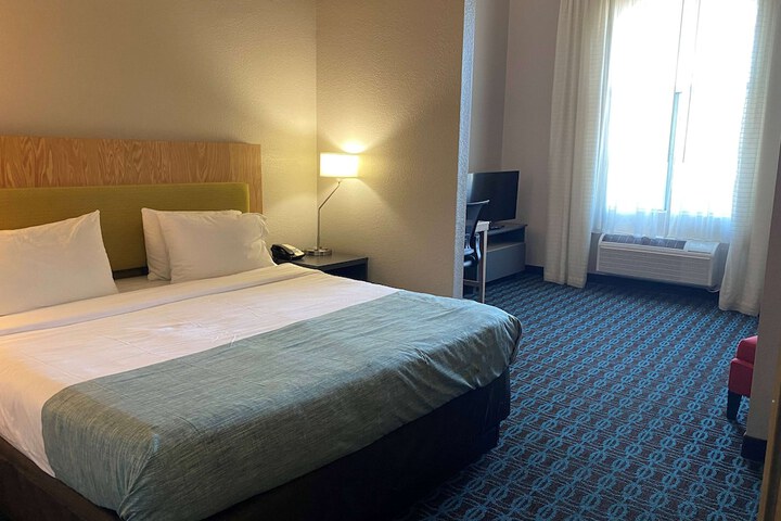 Room 11 of 26