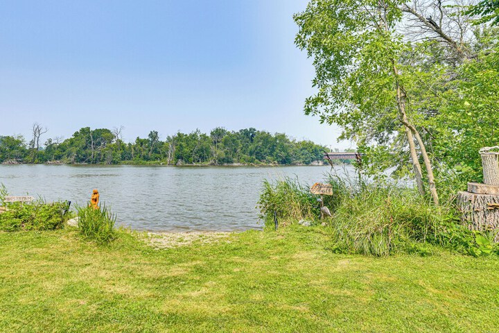On-site Trails: Rock River Retreat in Jefferson!
