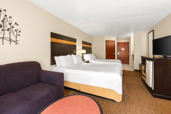 Room 128 of 245