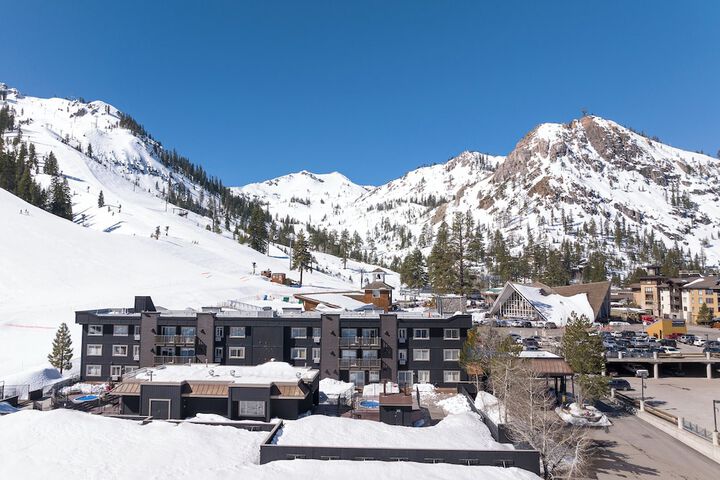 Red Wolf Lodge at Olympic Valley