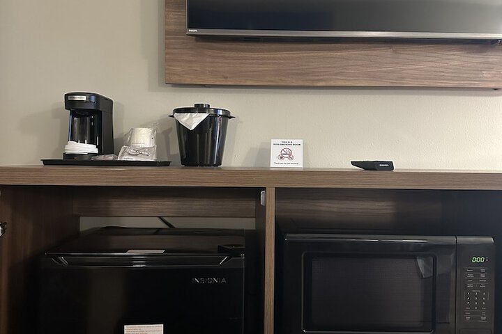 Room 52 of 99