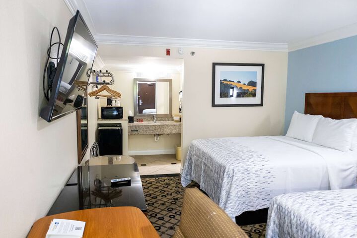 Room 34 of 57
