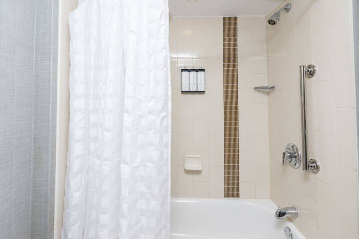 Hyatt Place Roanoke Airport / Valley View Mall