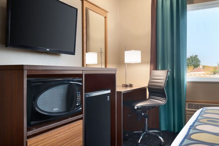 Room 11 of 24