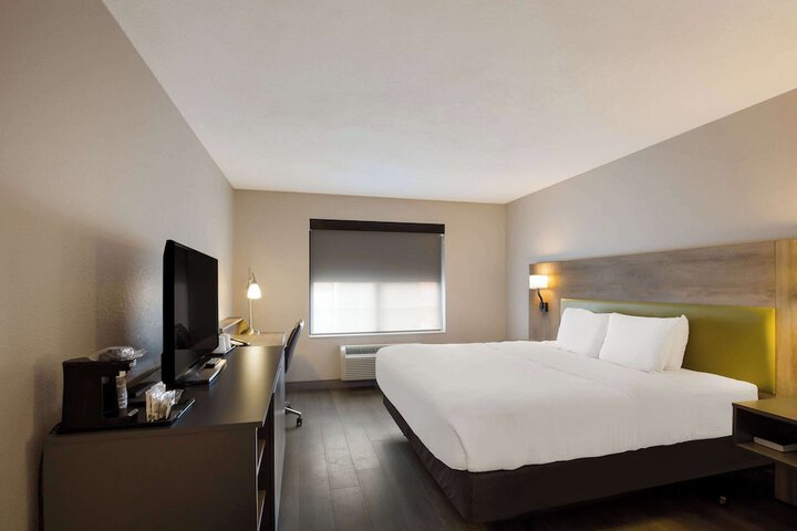 Room 48 of 72