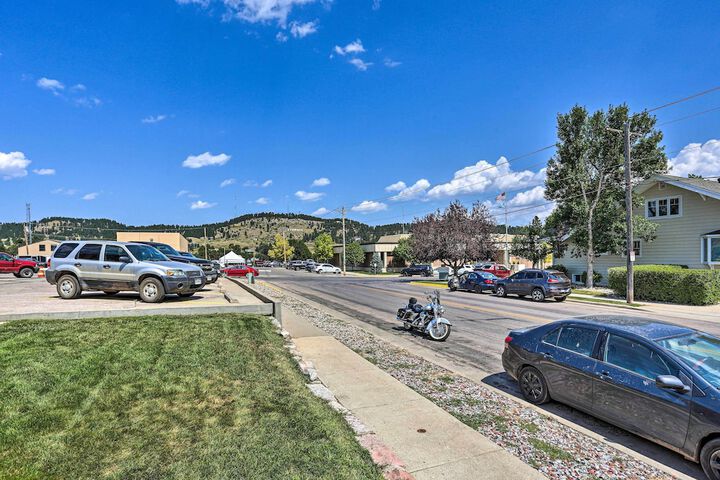 Centrally Located Sturgis Apt on Main St. w / Garage