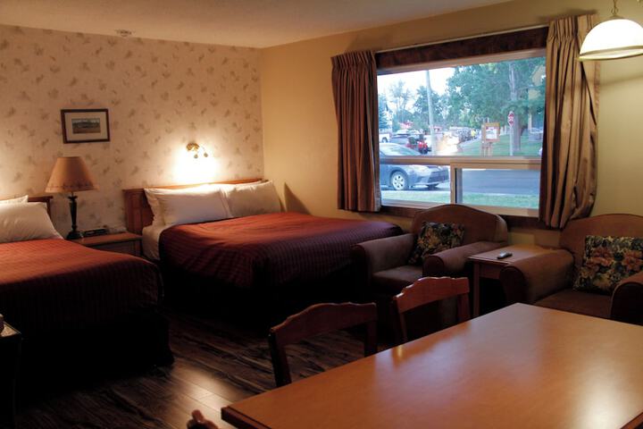 Room 180 of 191