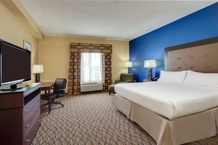 Holiday Inn Express Tower Center by IHG