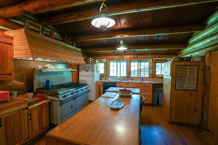 Ennis - T-lazy-b Ranch