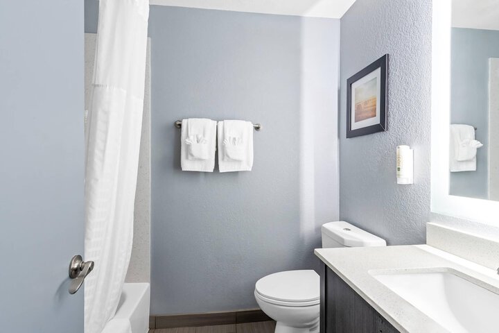 Quality Inn Shawnee North I-40
