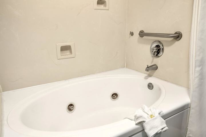 Days Inn by Wyndham Concord