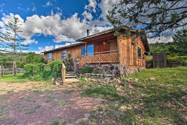 Peaceful Ranch Cabin 3 Mi to Becker Lake!