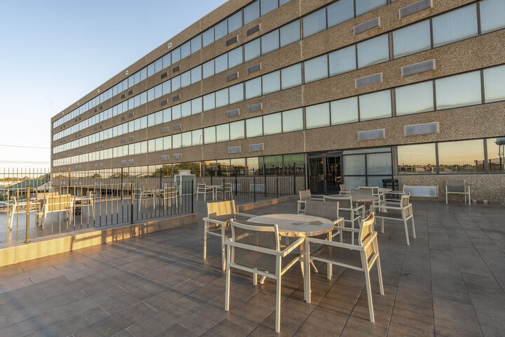 Comfort Inn & Suites at Copeland Tower