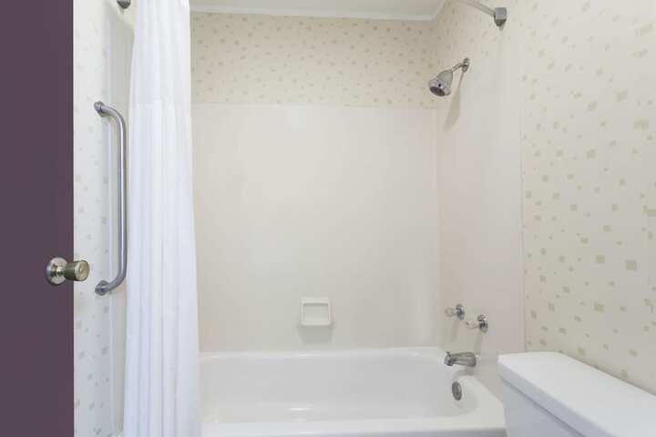 Room 5 of 15