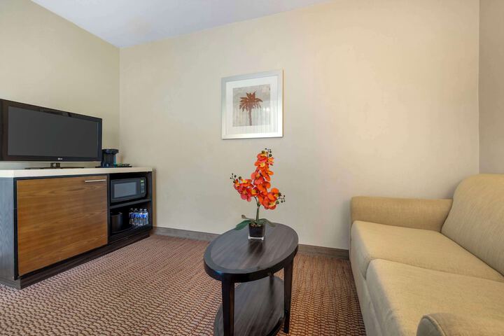 Room 32 of 56
