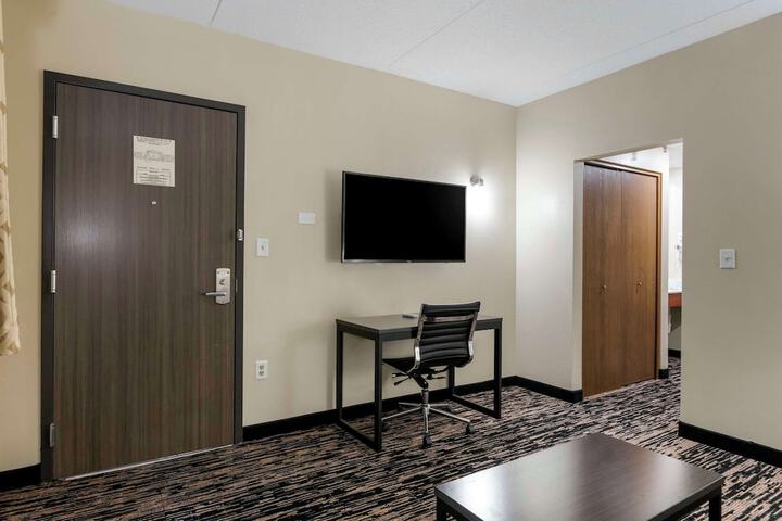 Room 11 of 24