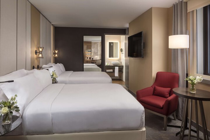 Room 42 of 100