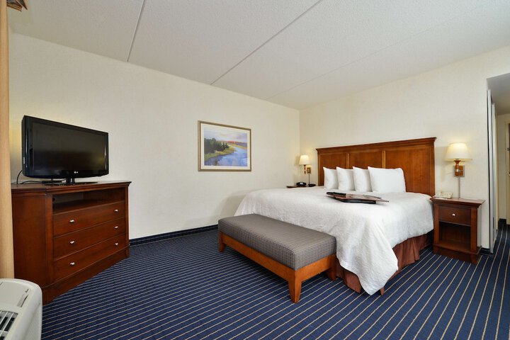 Room 28 of 42