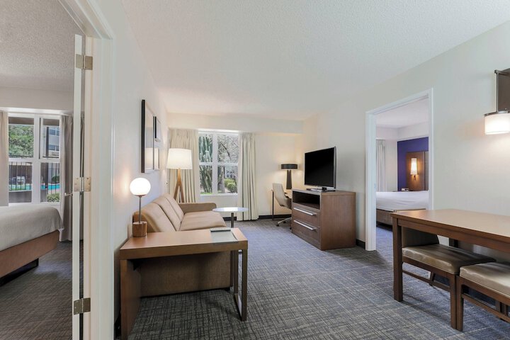 Room 25 of 36