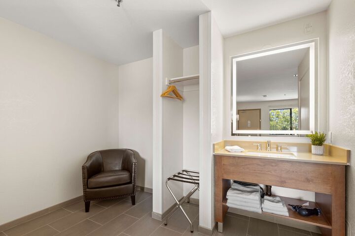 Room 20 of 24
