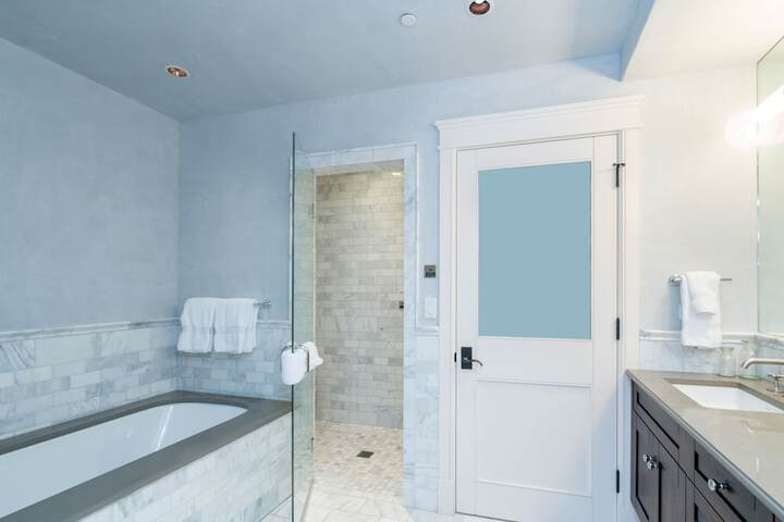 Element 52 Auberge Collection