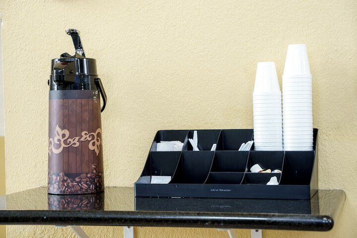 Breakfast/Coffee Service 77 of 94