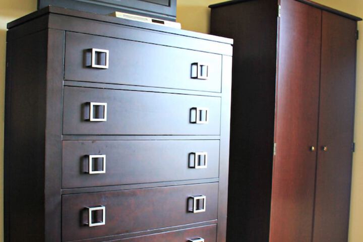 Room 9 of 36