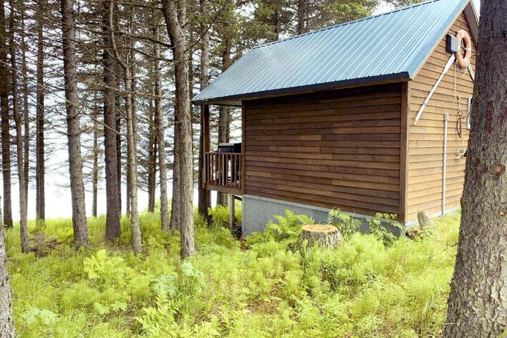 Lost Anchor Cabins - Ocean-view cabins on the bluff