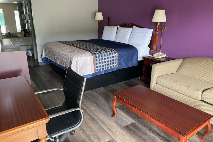 Room 11 of 15