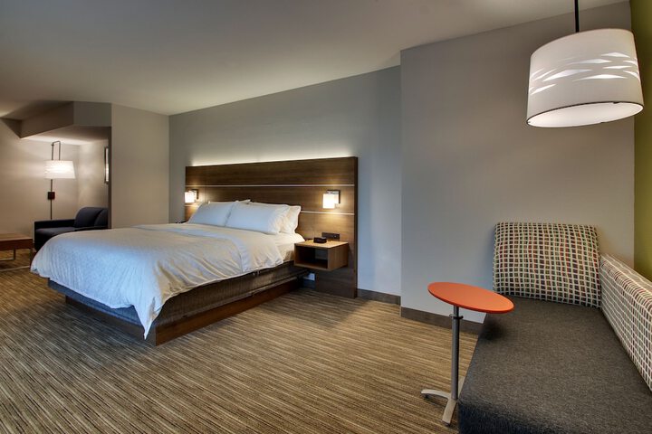 Room 21 of 61
