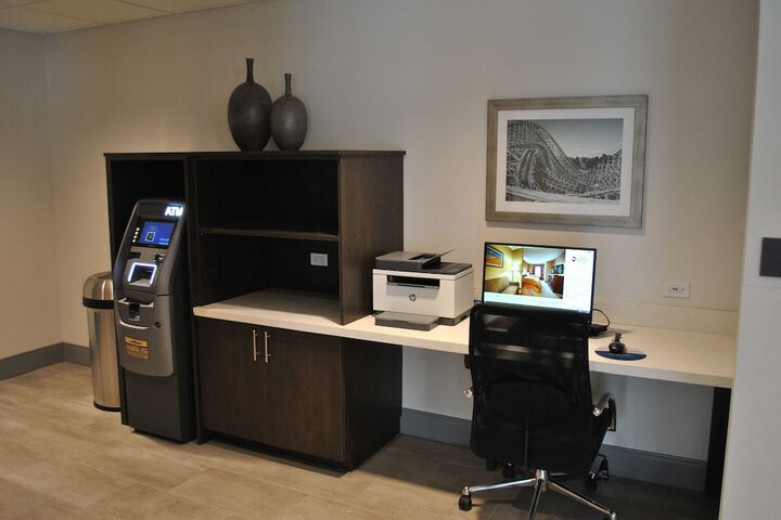 Business Center 47 of 48