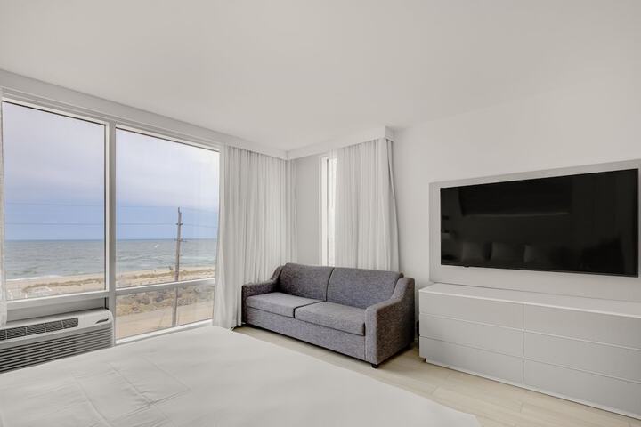 Room 25 of 65